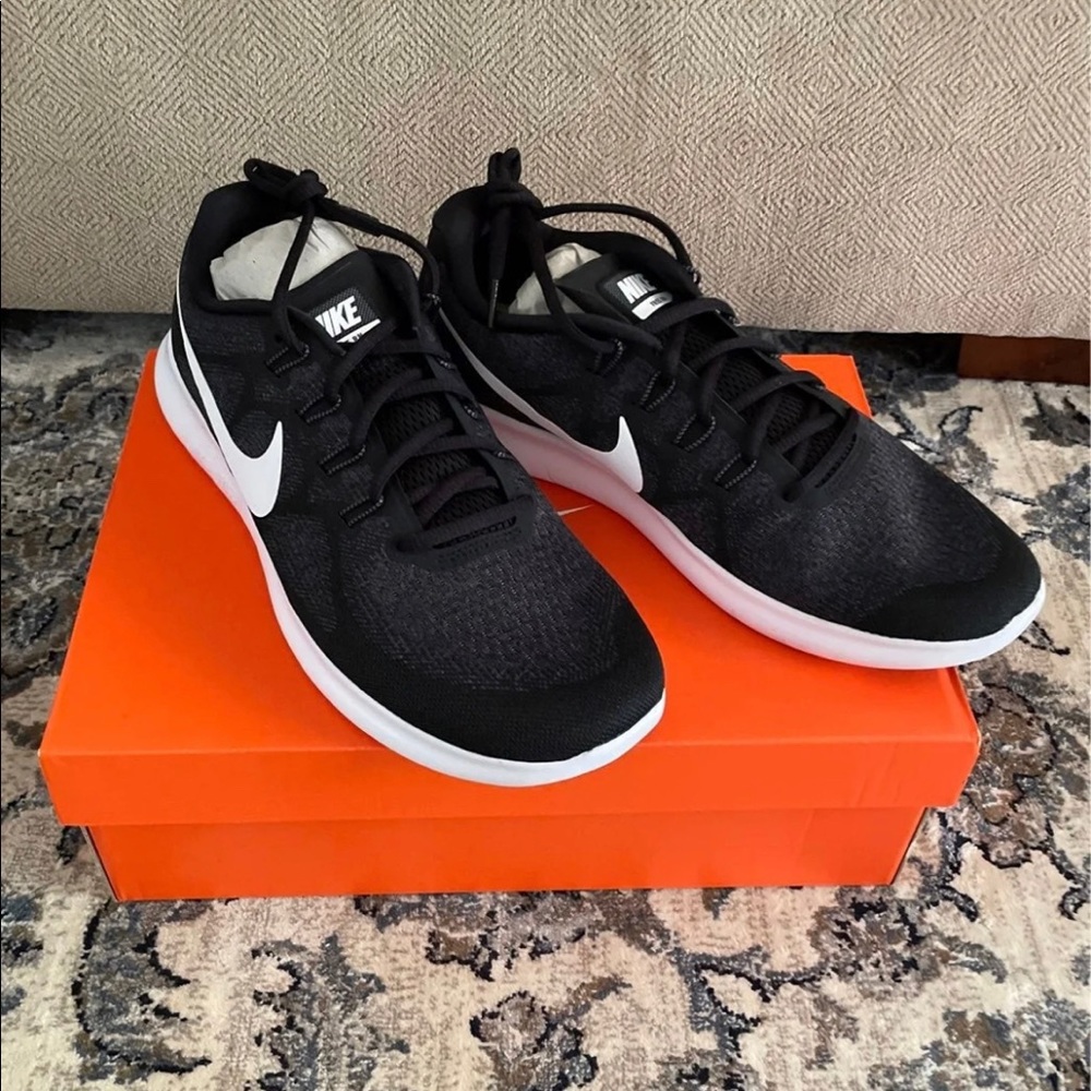 NEW Nike Free Run 10.5